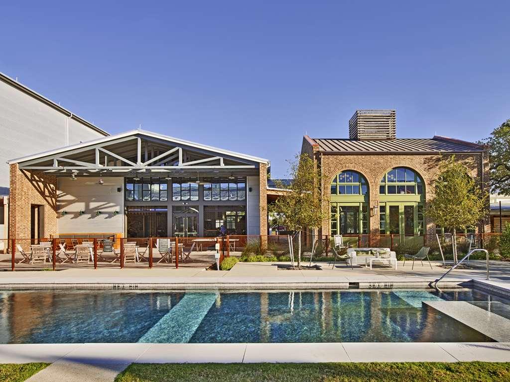 Cavalry Court, By Valencia Hotel Collection College Station Faciliteter billede
