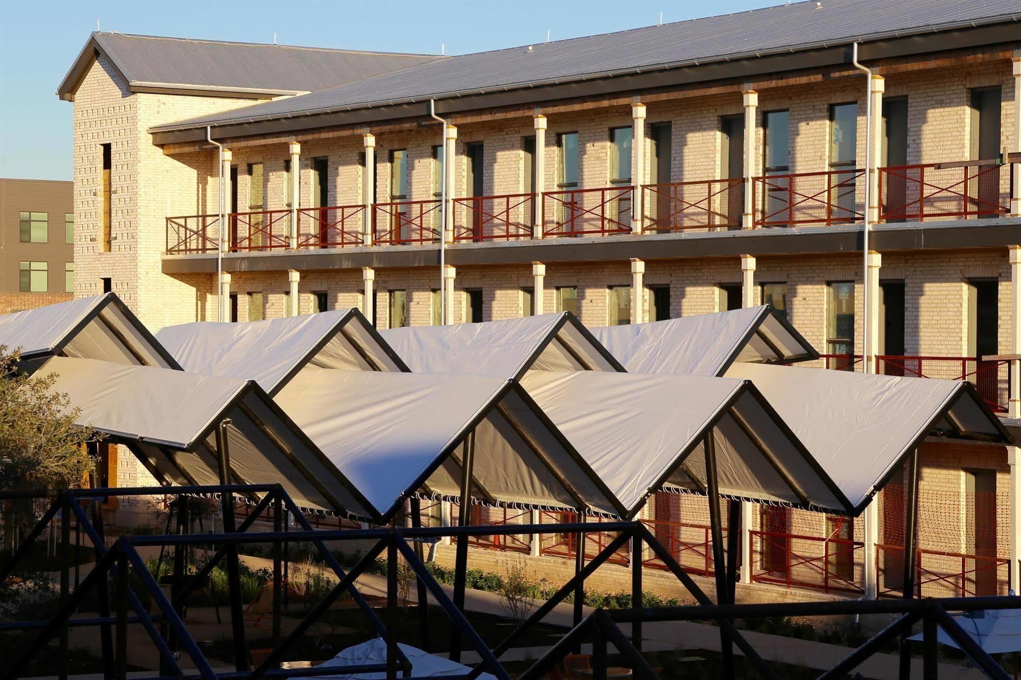 Cavalry Court, By Valencia Hotel Collection College Station Eksteriør billede
