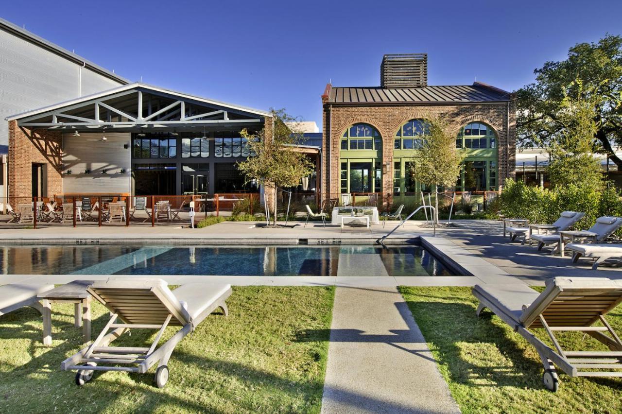 Cavalry Court, By Valencia Hotel Collection College Station Eksteriør billede